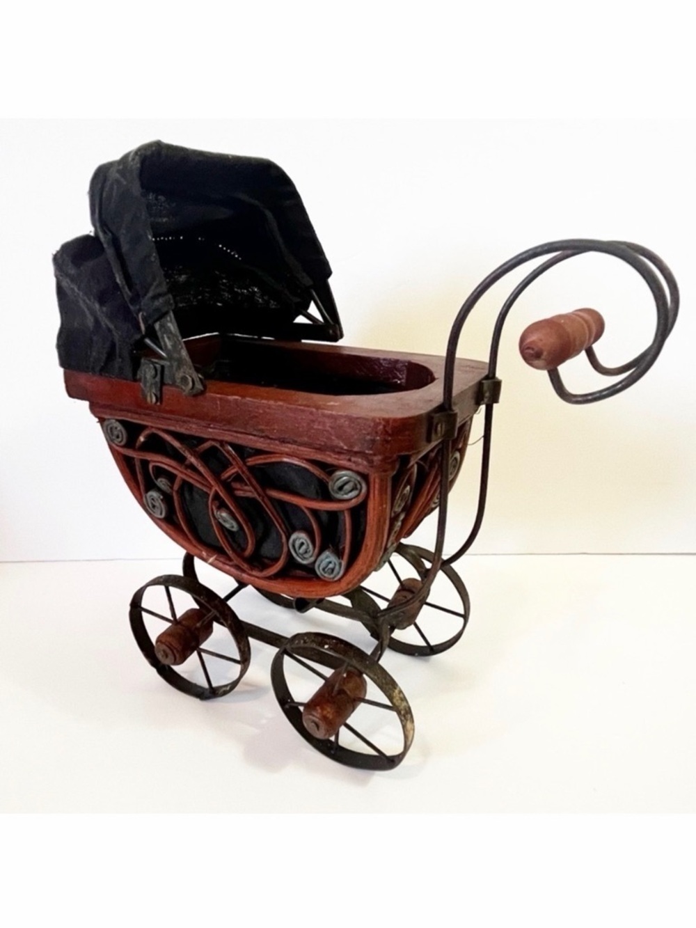 Vintage Antique Victorian Wood Wicker Doll Carriage Buggy Salesman Sample Stroll